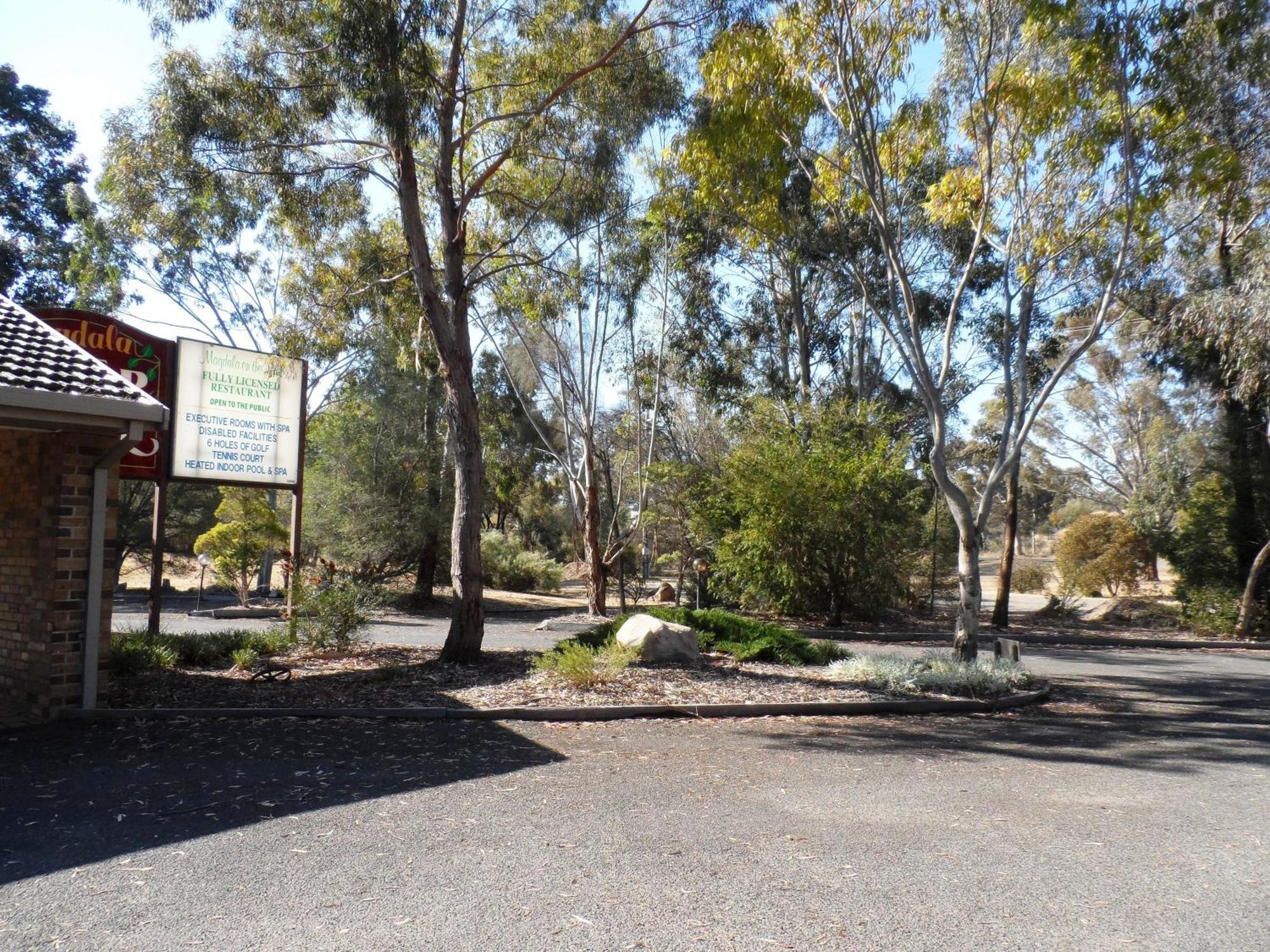 Magdala Motor Lodge & Lakeside Restaurant Stawell Exterior foto