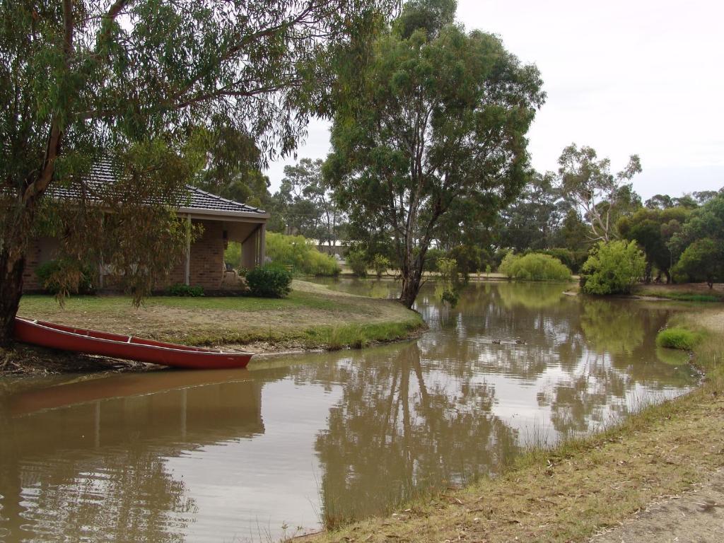 Magdala Motor Lodge & Lakeside Restaurant Stawell Exterior foto