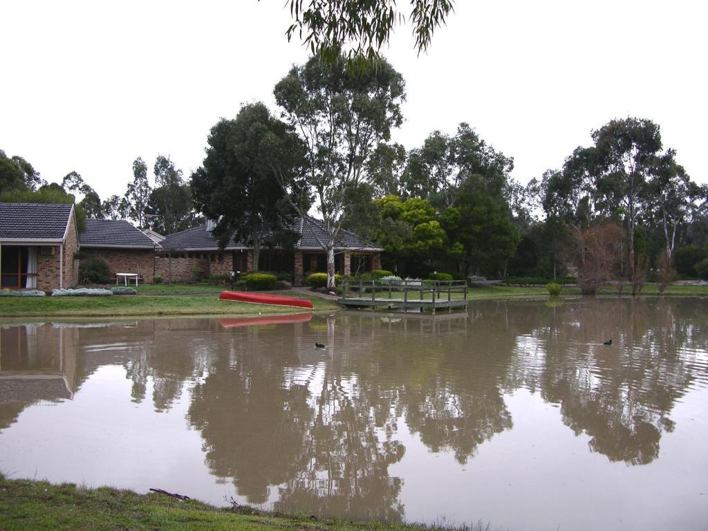 Magdala Motor Lodge & Lakeside Restaurant Stawell Exterior foto